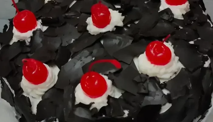 Resep Black Forest Panggang, Cara Mudah Membuat Kue Legendaris yang Lembut dan Nikmat untuk Segala Acara