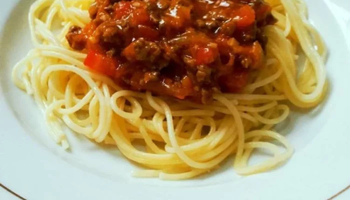 Resep Spaghetti Bolognese Lezat dan Mudah, Rahasia Kuah Kental yang Bikin Lidah Bergoyang!