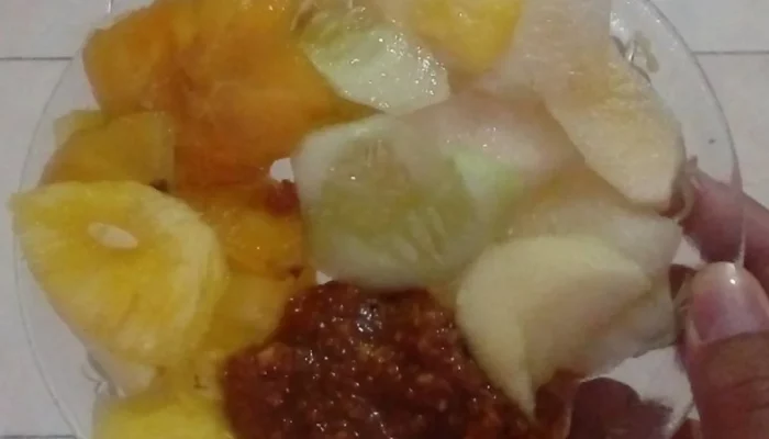 Resep Rujak Buah Segar yang Bikin Ketagihan, Paduan Rasa Manis dan Pedas yang Sempurna untuk Segala Acara