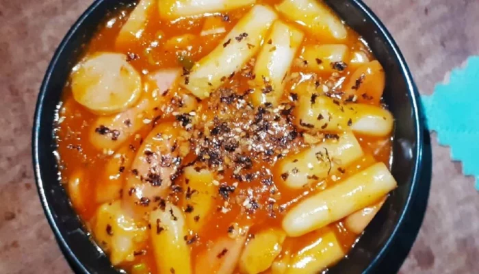 Resep Tteokbokki Tanpa Gochujang, Nikmat dan Mudah Dibuat dengan Bahan Lokal yang Praktis