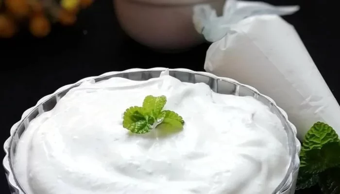 Resep Whipped Cream Sempurna, Mudah Dibuat di Rumah dengan Tekstur Lembut dan Stabil untuk Segala Jenis Dessert